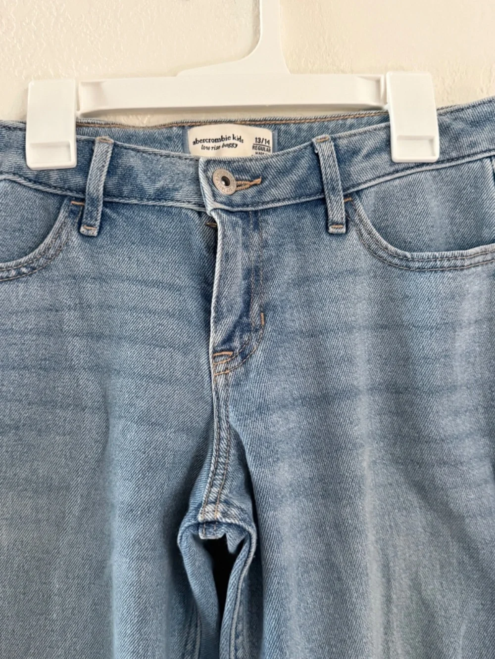 Abercrombie Kids Girls Jeans 13/14 Regular Low Rise Baggy Light Wash Denim